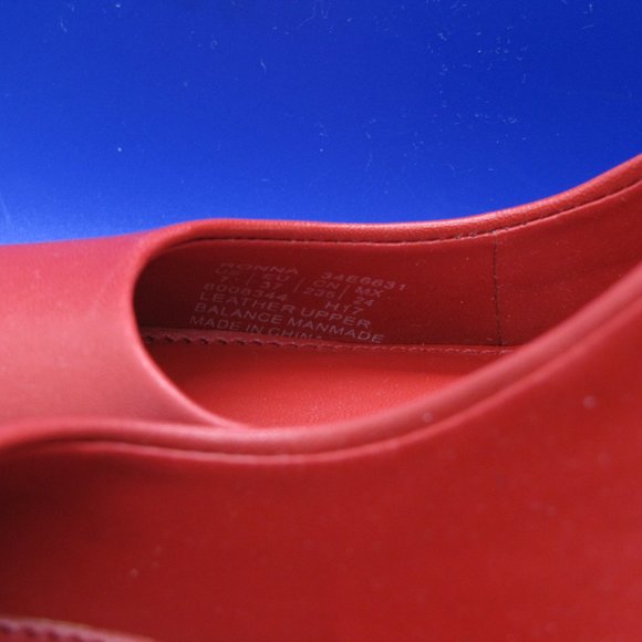 Calvin Klein Ronna Nappa Crimson Red Leather 3.5" Pointy Toe Sz 7 EU 37 - Picture 3 of 11